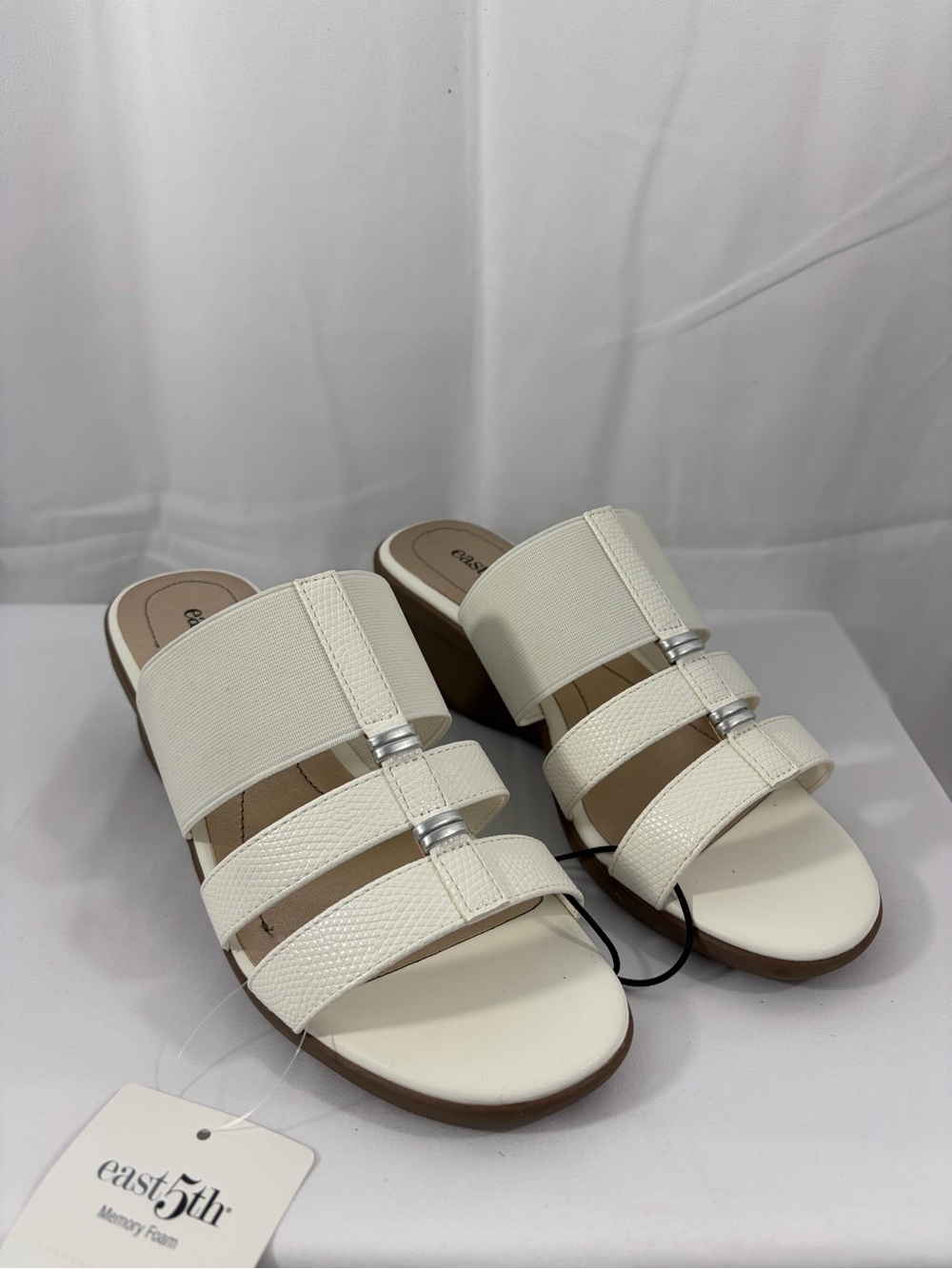 NWT East 5th Women’s Size 5 White Strappy Slide Sandals with Low Block Heel